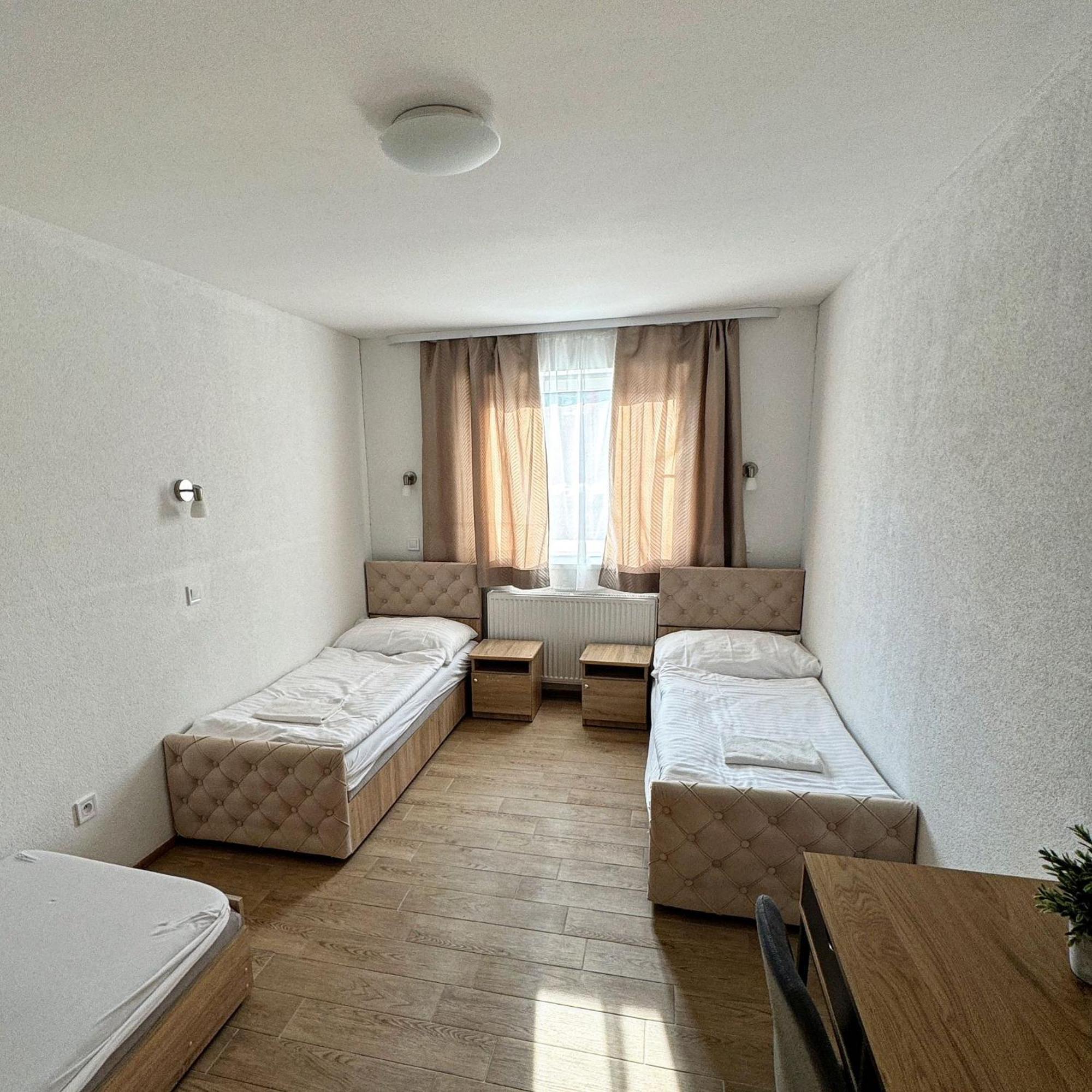 Vegas Hrinova Penzion Zewnętrze zdjęcie