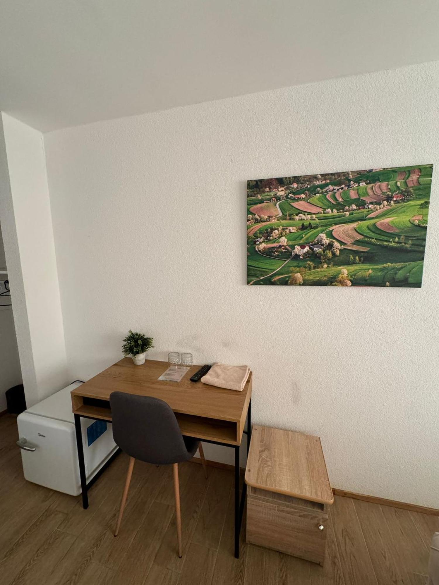 Vegas Hrinova Penzion Zewnętrze zdjęcie